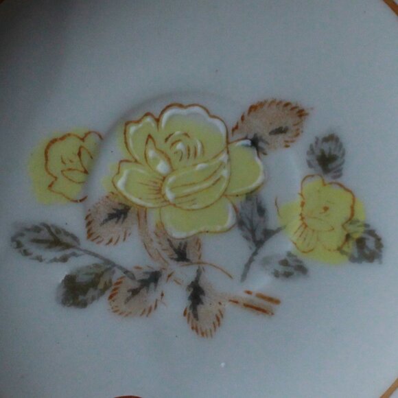 Vintage Unknown Brand Miniature Dollhouse Porcelain Floral Accent Tea Set - Picture 5 of 5